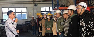 熱烈歡迎青島科技大學(xué)學(xué)生到青島豐東參觀學(xué)習(xí)