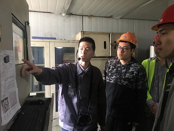 青島科技大學組織學生來青島豐東熱處理參觀學習